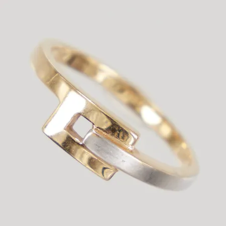 Ring, stl 16¾, bredd 1,8-5,4mm, detalj i vitguld, 18K,  Vikt: 2,8 g
