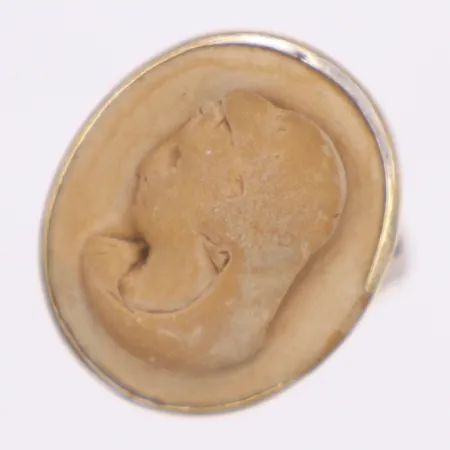 Ring lavacamé, stl 16¾, längd 21,7mm, EJ Eriksson, Härnösand, år 1943, 830/1000 silver. Bruttovikt 5,5g Vikt: 5,5 g
