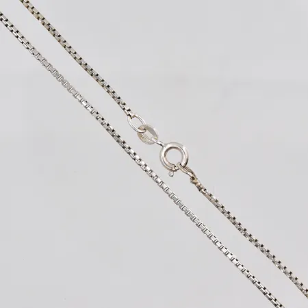 Kedja Venezia, 44cm, bredd 1,4mm, sliten länk, silver 835/1000 Vikt: 4,5 g