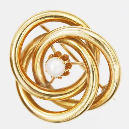 Brosch med mabépärla, år 1912, Ø27 mm, 18K guld. Vikt: 8,1 g