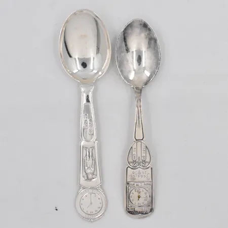 2 Dopskedar, längd 13,5-14,5cm, graverade, silver 830/1000 Vikt: 58,4 g