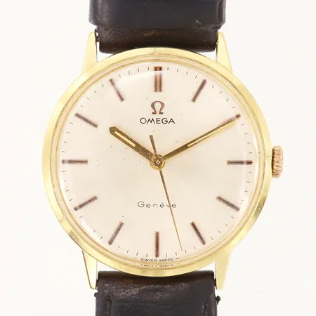 Herrur Omega Genève 14K, Ø33mm, manuell, krona och läderband ej original, läderband med slitage, 14K bruttovikt: 32,9g 
