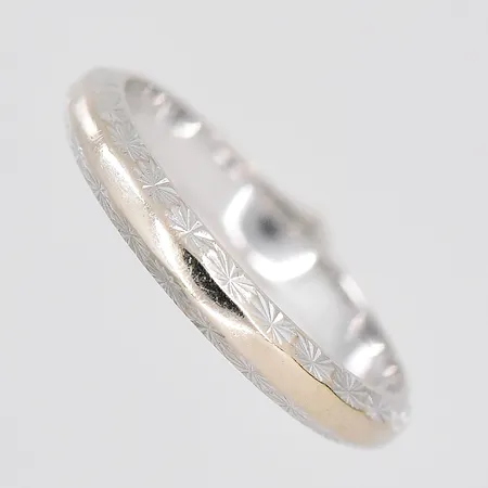 Ring vitguld, stl 17, bredd 2,9mm, 18K Vikt: 2,8 g