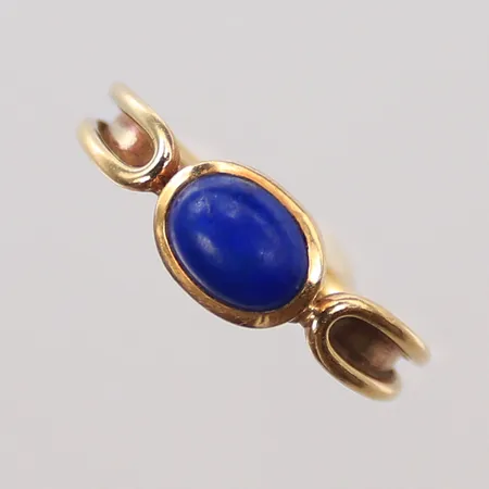 Ring med blå sten, stl 19, bredd 2-5mm, 14K, bruttovikt 4,5g Vikt: 4,5 g