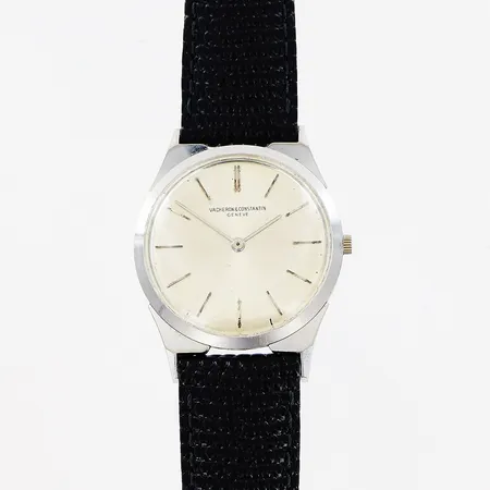 Herrur Vacheron & Constantin, Genéve, ref 6099 Ultra-Thin, 18K, manuell caliber 1003, Ø32mm, silvrig urtavla, verk nr 581659, boett nr 408392, läderrem ej original Vikt: 0 g