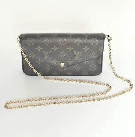 Väska Louis Vuitton, Pochette Félicie Monogram Canvas, modell M61276, avtagbar guldfärgad kedja, uttagbar innerpochette, medföljande butikskvitto 2021, ca 21,5x12x3cm, mindre fläck i innerfack
