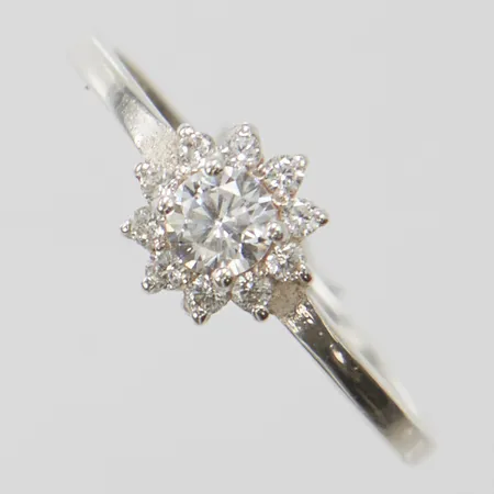 Ring, kubisk zirkonia, stl 16½, bredd:4,5-14,5mm, 925/1000 silver Vikt: 10,4 g