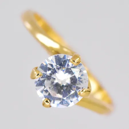 Ring med vit sten, stl 17¼, sten Ø 7mm, 14K Vikt: 2,8 g