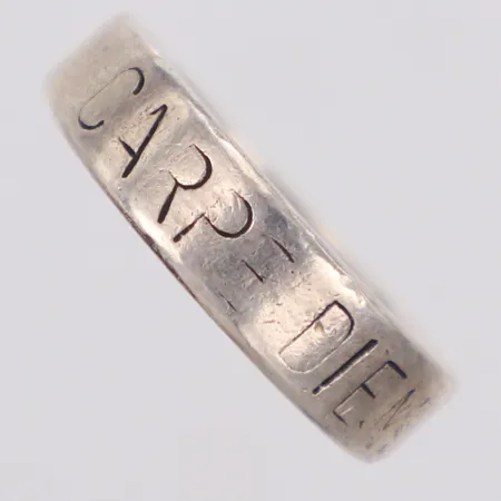 Ring, Carpe Diem, Efva Attling, stl 19¼, bredd 6,3mm, repor, nagg 925/1000 silver Vikt: 10,1 g