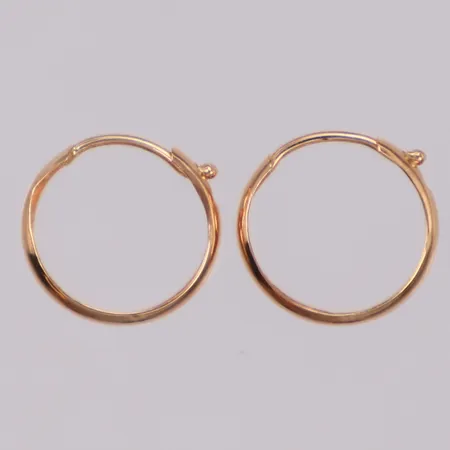 Ett par örhängen, creoler, Ø11,5mm, bredd 2,3mm, 18K Vikt: 0,5 g