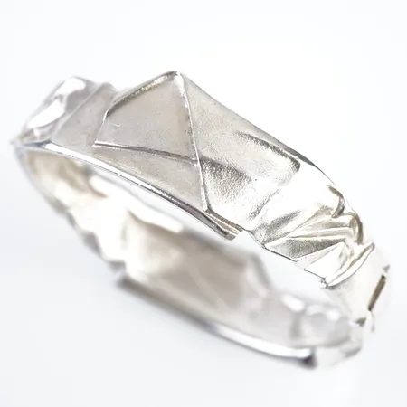 Armring, Lapponia Björn Weckström, silver, innermått 19cm, bredd ca 19mm, mkt fint skick Vikt: 55 g