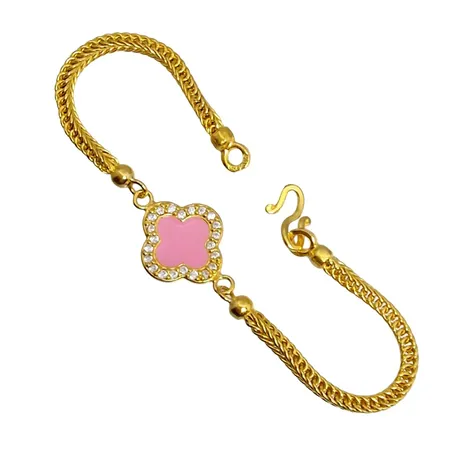 Armband, 23K guld (965/1000), ej märkesdesign, rosa emalj, vita stenar, längd 16,5 cm (obs. kort längd), bredd 2,5 - 15 mm, fint skick, ½ baht Vikt: 7,6 g