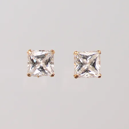 Ett par örhängen med två vita stenar, 6x6mm, 18K 1,1g totalt