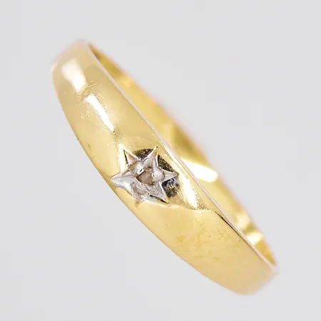 Ring, stl 18½, defekt, sten saknas, 18K Vikt: 1,2 g