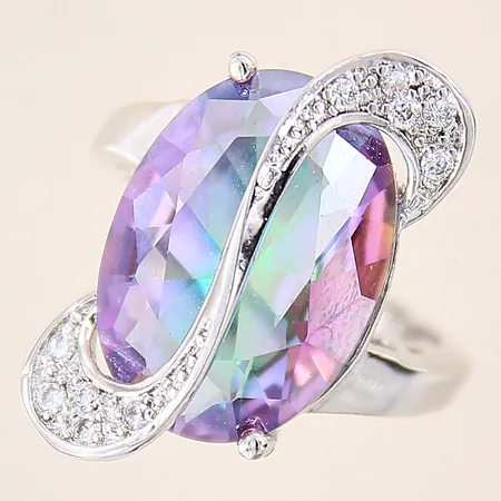 Ring med lila/grön samt vita stenar, stl 17½, bredd 2,2-25mm, silver 925/1000 Vikt: 5,6 g