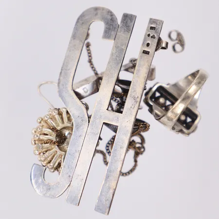 Diverse smycken, udda, defekt 925/1000 silver  Vikt: 31 g