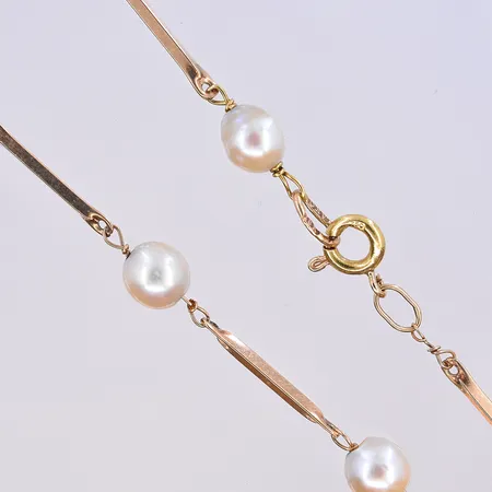 Collier med pärlor, längd 43 cm, bredd länk 1 mm, pärlornas Ø6 mm, 18K. Vikt: 8,5 g