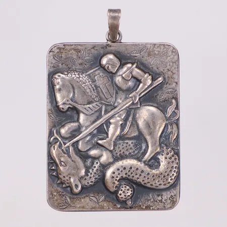 Hänge, Sankt Göran och draken, längd 55mm, Sporrong, år 1977, 925/1000 silver Vikt: 19,1 g