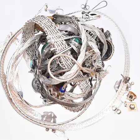 Diverse silver, 830/1000. Vikt: 147,9 g