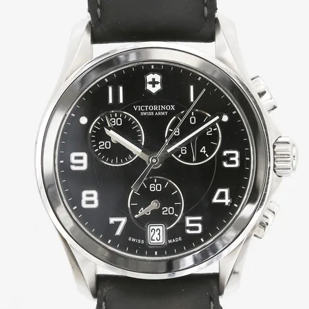 Herrur Victorinox Swiss Army, Chrono Classic, quartz, stål, Ø 41mm, ref-nr: 241545, s-nr: 121029453, datum, kronograf, safirglas, läderband "Hirsch", inga övriga tillbehör, behov av batteribyte.