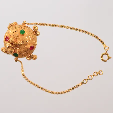 Armband med röda och gröna stenar, längd ca 18cm, 21K  Vikt: 9,7 g