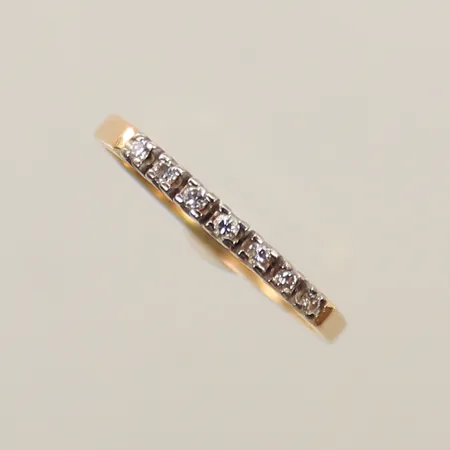 Ring med diamanter, totalt ca 0,07ct, 18K, 2,1g Vikt: 2,1 g