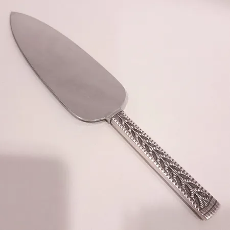 Tårtspade, modell Juvel, längd ca25cm, rostfritt blad, silver 830/1000 Vikt: 119 g