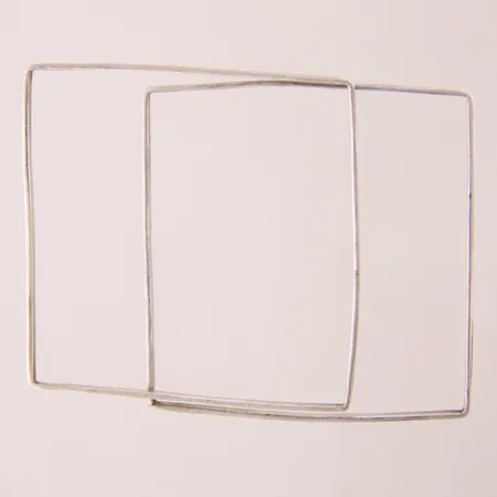 Två stela armband, fyrkant, inre mått ca 57mm, bredd ca 2,5mm, skeva/ojämna, Silver 925/1000  Vikt: 13,3 g