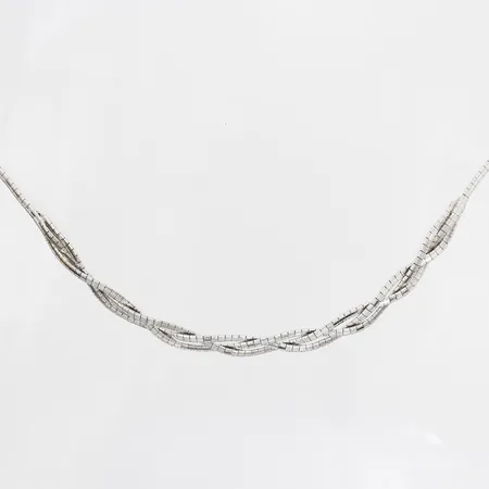 Collier, flätat, längd 39cm, bredd 8mm, silver  Vikt: 17,4 g