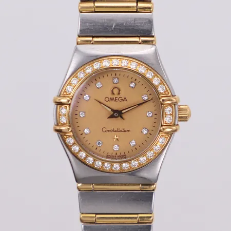 Damur Omega Constellation, stål/guld, quartz, ref-nr 1267.15.00, serie-nr 55826061, diamantindex, diamantkrans, certifikat Franks ur september -98, korthållare, manual, box (sliten)
