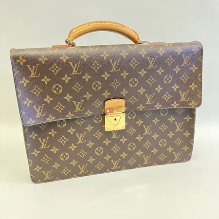 Portfölj, Louis Vuitton, Laguito, monogram Canvas, tillverkningsnummer BA1088, mått ca 39 x 7 x 30cm, mindre vattenfläckar, nyckel saknas, inga tillbehör 