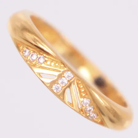 Ring med vita stenar, stl 17, 21K Vikt: 2 g