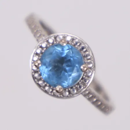 Ring, blå sten, stl 14¼, bredd: 1,9-8,7mm, Guldfynd, vitguld, 18K Vikt: 2,8 g