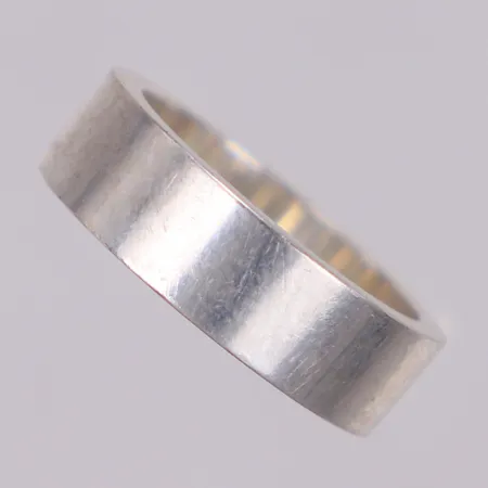 Ring, slät, stl 17, bredd 6mm, 925/1000 silver  Vikt: 6,4 g