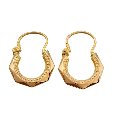 Örhängen Creoler, 18K guld, svensk kontrollstämpel, storlek 12x16 mm, tjocklek 1,7 mm, fint skick Vikt: 0,7 g