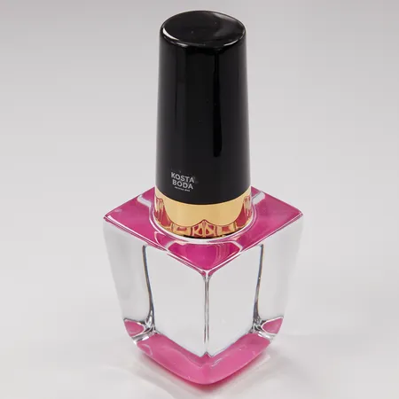 Glasskulptur, Make Up mini, nagellack, design Åsa Jungnelius, Kosta Boda, cerise, höjd ca 13cm Skickas med paket.