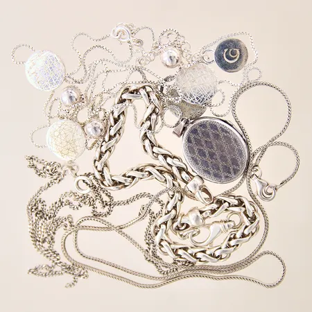 Diverse silversmycken, defekt, silver 835-925/1000, bruttovikt 38,3g Vikt: 0 g