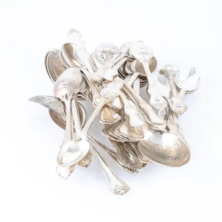 Diverse silver 1040g 830/1000 silver. Namngravyrer, fläckar.  