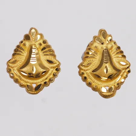 Ett par örhängen, längd ca 18mm, bredd 13mm, stoppers i metall, 22K, bruttovikt: 1,6g.