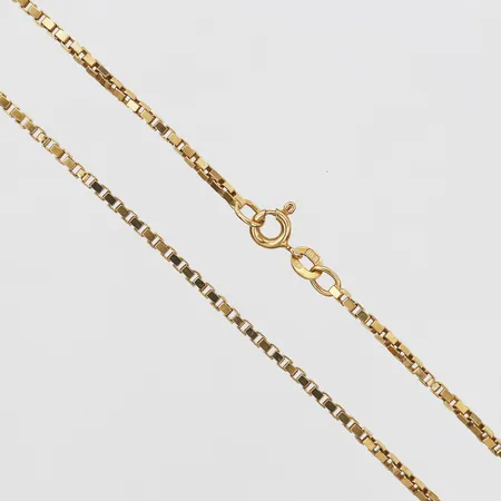 Kedja, Venezia, längd: 39cm, bredd: 2mm, 18K guld. Vikt: 8,4 g