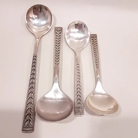 Uppläggningsskedar 4st, modell Juvel, längd 19, 22 samt 26cm, silver 830/1000 Vikt: 233,4 g