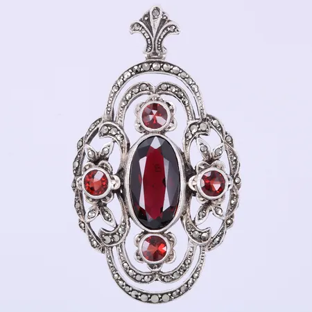 Hänge med färgade stenar och markasiter, längd: ca 4,5cm, bredd: ca 2-25mm, 830/1000 silver Vikt: 8,6 g