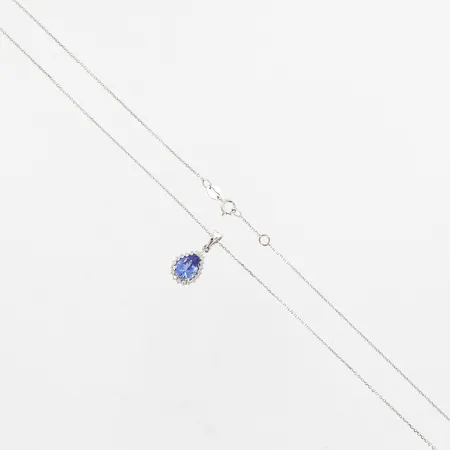 Collier, diamanter 19 x ca 0,01ct, tanzanit, 44-45cm, bredd 1mm, 19x9mm, vitguld, 18K.  Vikt: 2,9 g