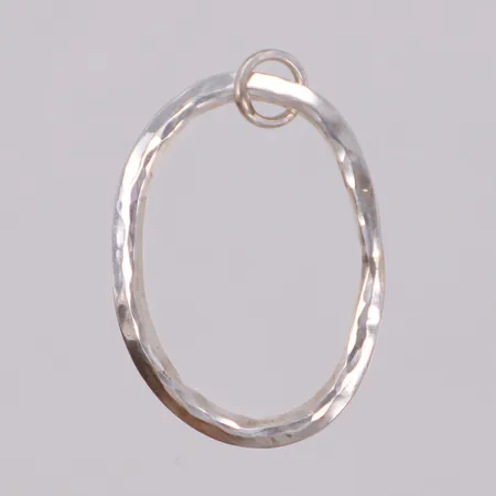 Hänge,  längd 40mm, stämplat  E , 925/1000 silver Vikt: 5,7 g
