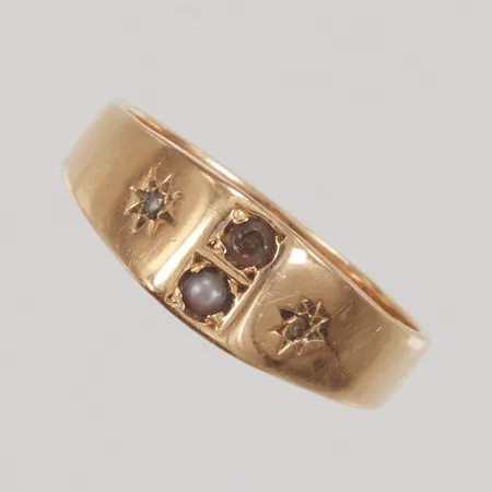 Ring stl 17½, bredd 3,9-6,4mm, pärla saknas, 18K Vikt: 3 g