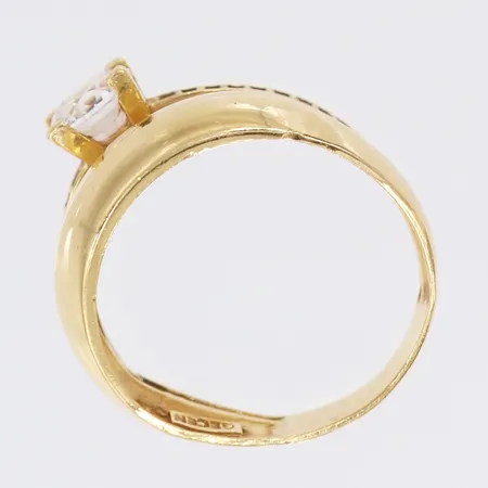 Guldskrot, defekt, 14K.  Vikt: 4,5 g
