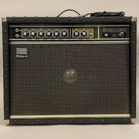  Förstärkare Roland JC -120 Jazz Chorus, med kablage, ej funktionstestad, slitage. Specialfrakt, kontakta pantbankskontoret för mer information.
