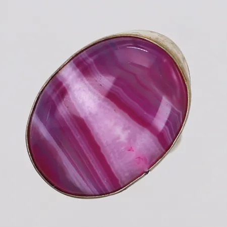 Ring med rosa/vit sten, stl 17, bredd 27,9mm, 925/1000 silver. Bruttovikt 10,1g 