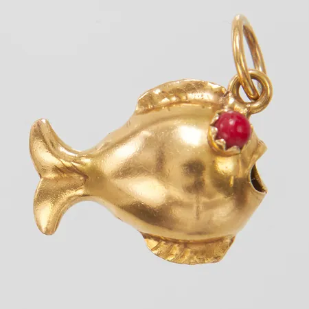 Hänge fisk, stenar, längd ca 20mm inkl ögla, bredd 18mm, ihålig, 18K Vikt: 2,8 g