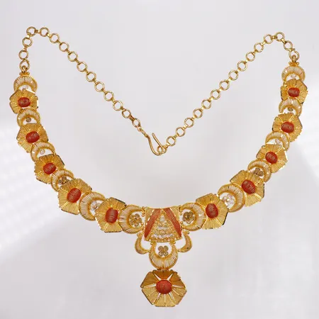 Collier, genombrutet mönster, tvåfärgad, målade detaljer, längd ca36,5cm, bredd 5-21mm, 22K Vikt: 51,8 g